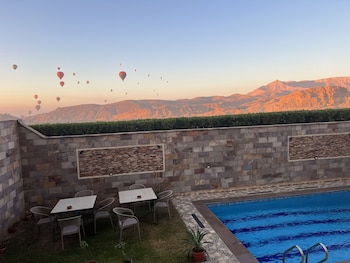 royal mountain hotel