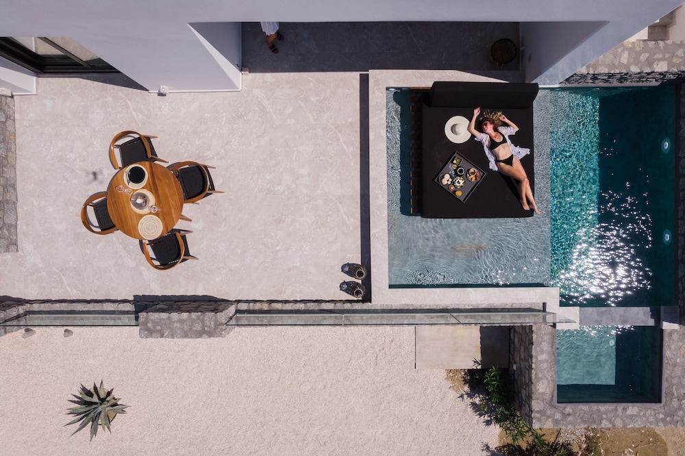 milestones naxos hotel