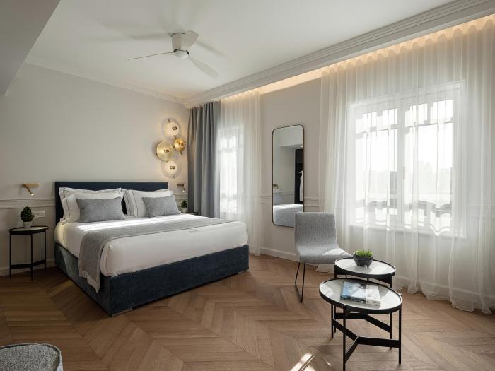 riviera suites