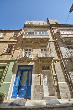 tritoni studios valletta