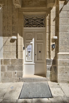 tritoni studios valletta