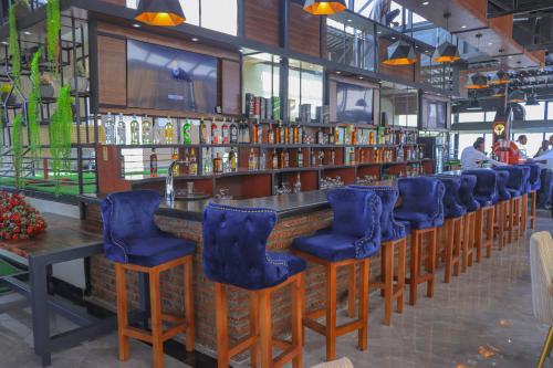 south gate hotel apartment