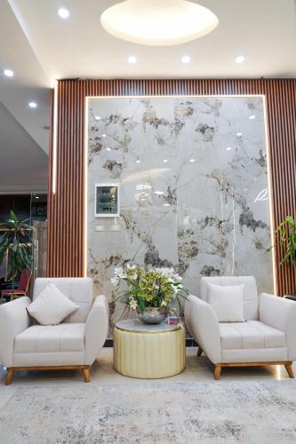 south gate hotel apartment