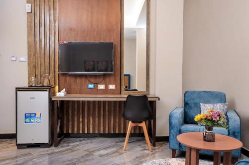 south gate hotel apartment