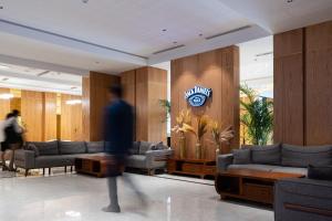 shamsan airport hotel