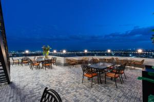 shamsan airport hotel