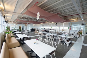 front one hotel pasir koja bandung