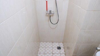 cozy stay studio at puncak permai apartment