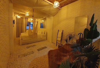 language exchange hotel 3