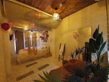 language exchange hotel 3