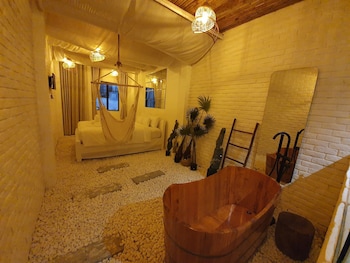 language exchange hotel 3