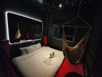 language exchange hotel 3