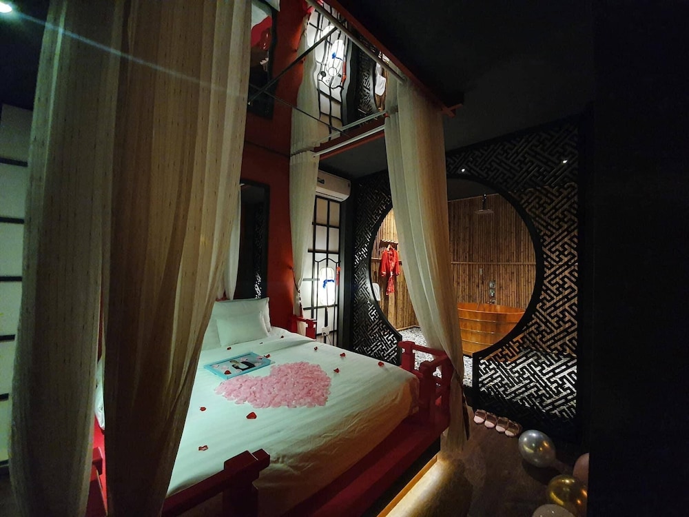 language exchange hotel 3