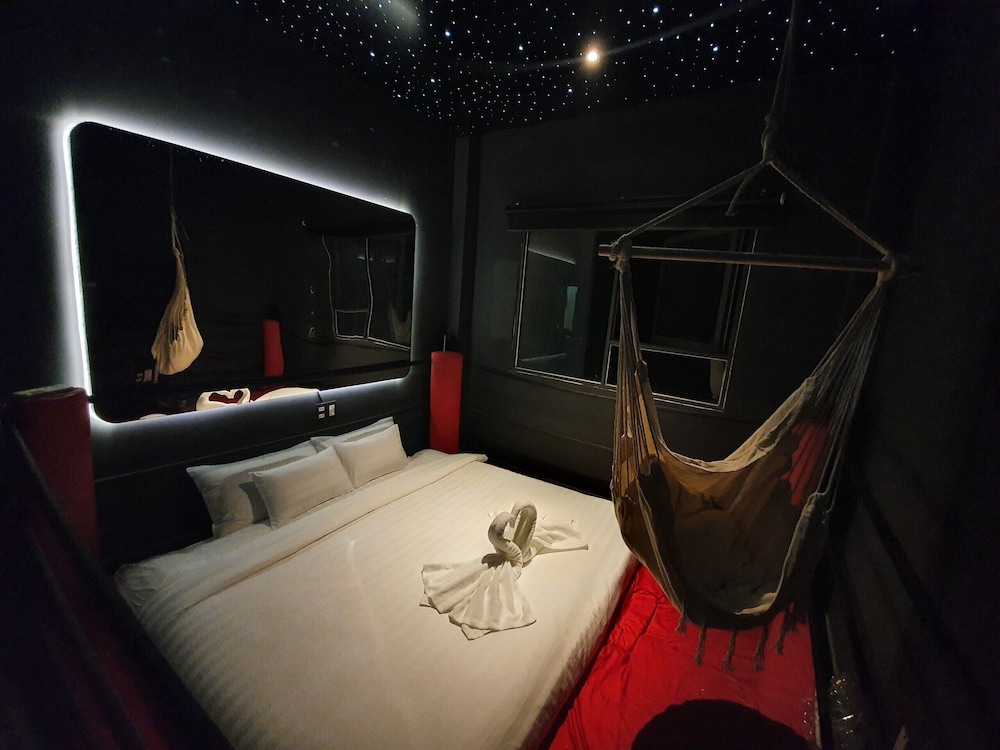 language exchange hotel 3