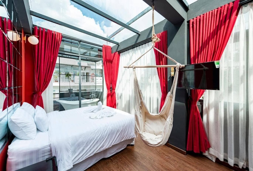 language exchange hotel 3