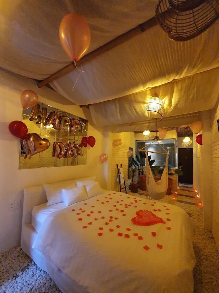 language exchange hotel 3