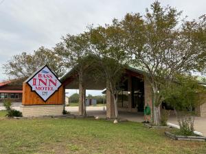 bass inn  choke canyon national park