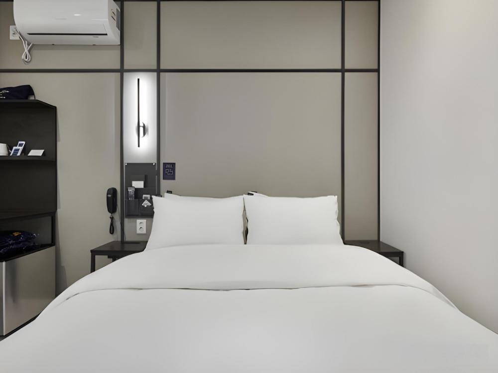 dongtan station obut hotel
