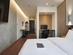dongtan station obut hotel