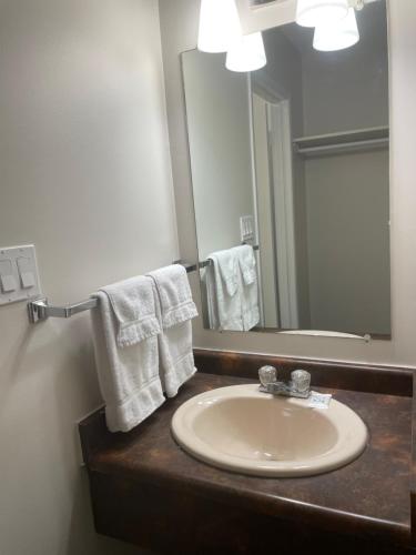 anavada inn and suites grande prairie