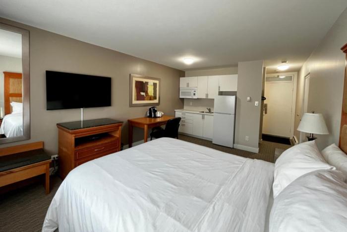 anavada inn and suites grande prairie