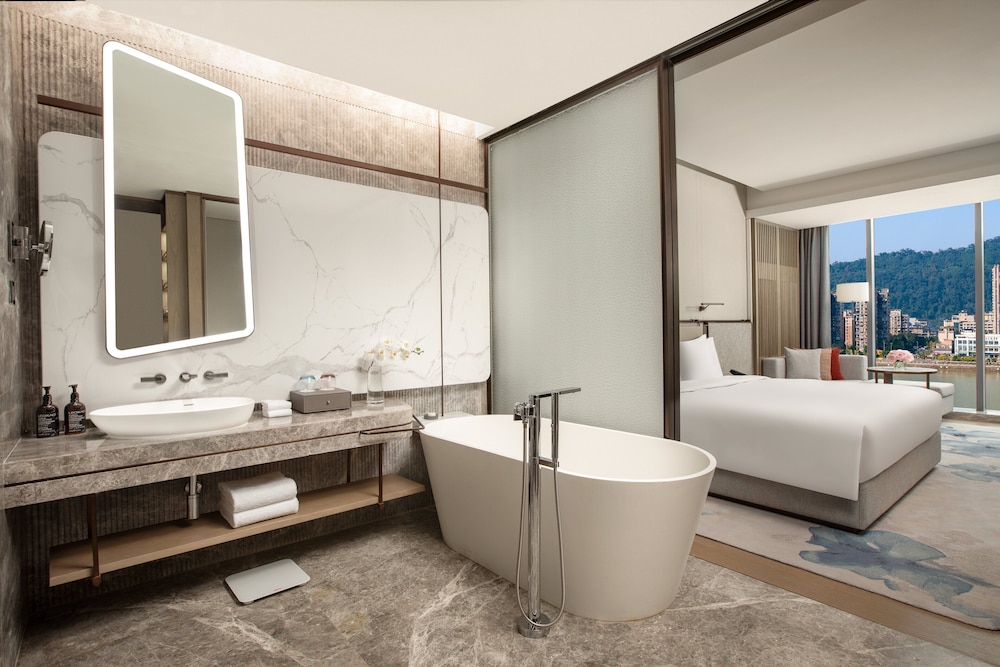 crowne plaza ya an an ihg hotel