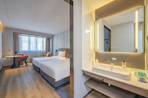 Holiday Inn Express Suzhou Luzhi, An Ihg Hotel,Luzhi>>Kunshan,3.5 star
