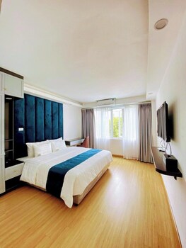hanoi capital premium hotel