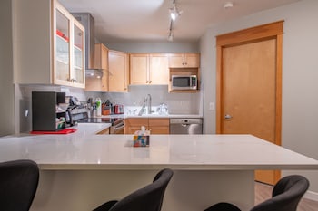 mountain view 2 bedroom condo top floor