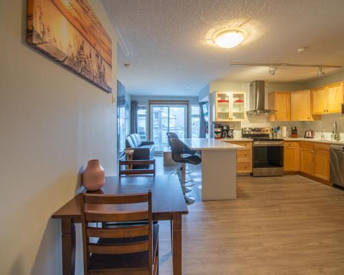 mountain view 2 bedroom condo top floor