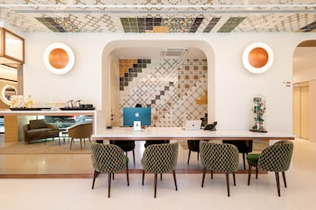 luster hotel