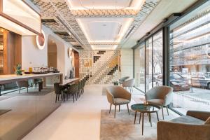luster hotel