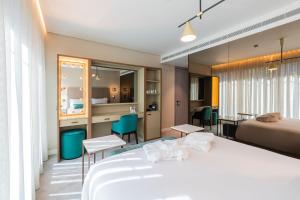 luster hotel