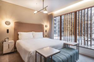 luster hotel