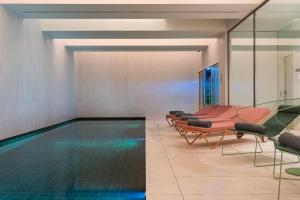 luster hotel