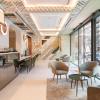 luster hotel