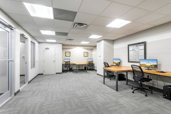 exquisite condo a short walk to f q