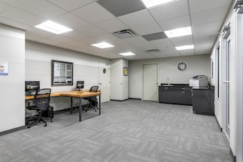 exquisite condo a short walk to f q