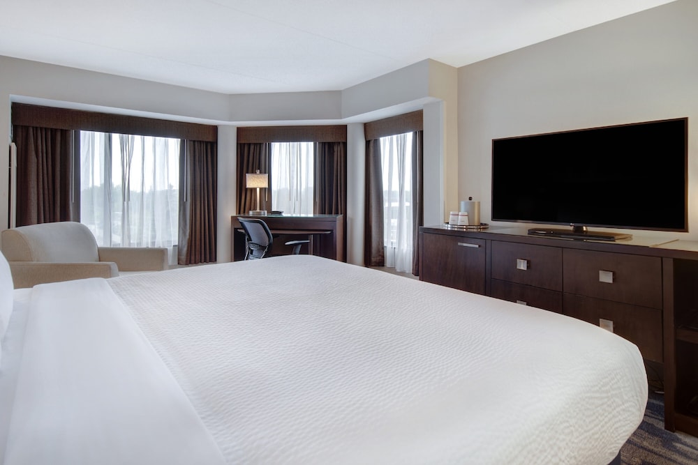 crowne plaza auburn hills by ihg