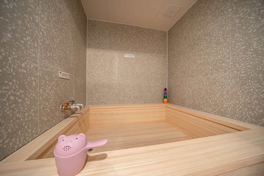 kids hotel sangsang play