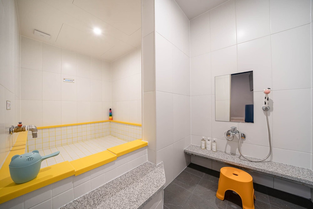 kids hotel sangsang play