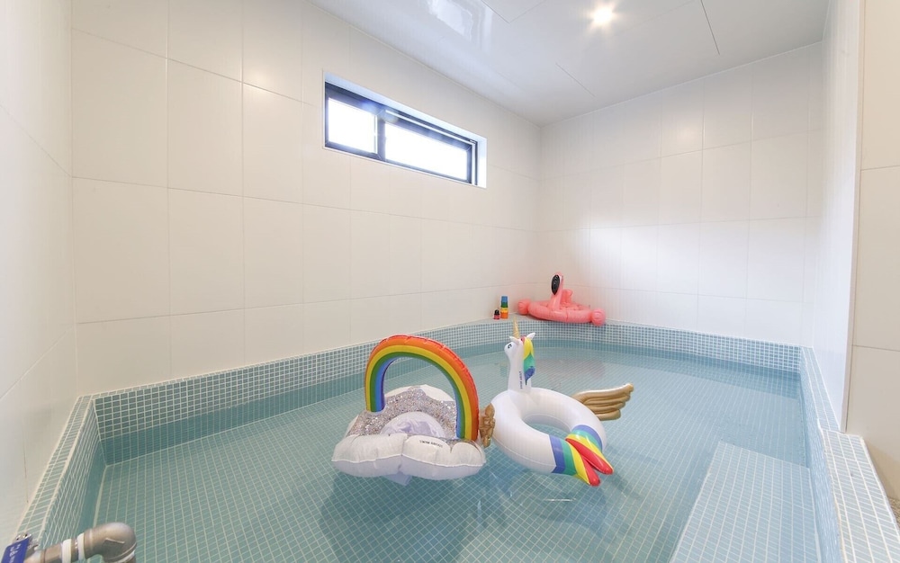 kids hotel sangsang play