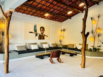 outro beach club hotel