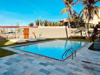 outro beach club hotel