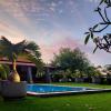 outro beach club hotel
