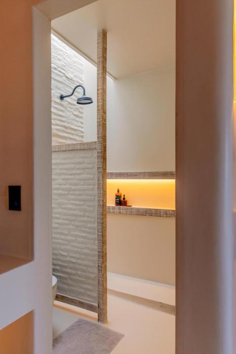 outro beach club hotel