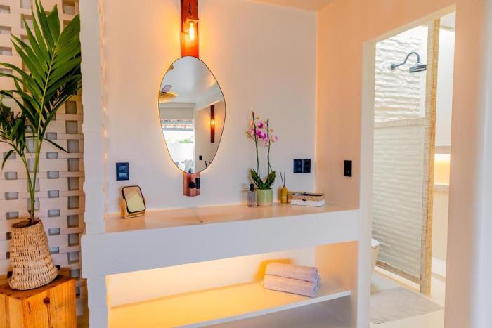 outro beach club hotel