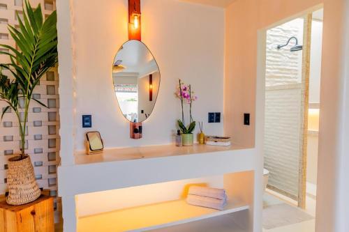 outro beach club hotel