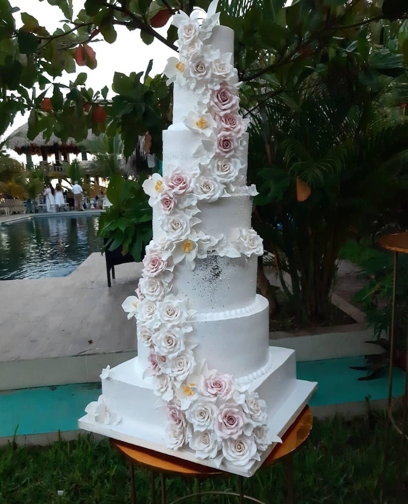 sambo mambo beach hotel