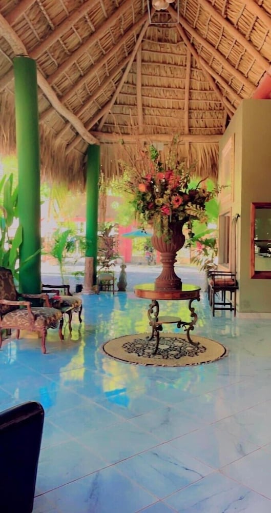 sambo mambo beach hotel